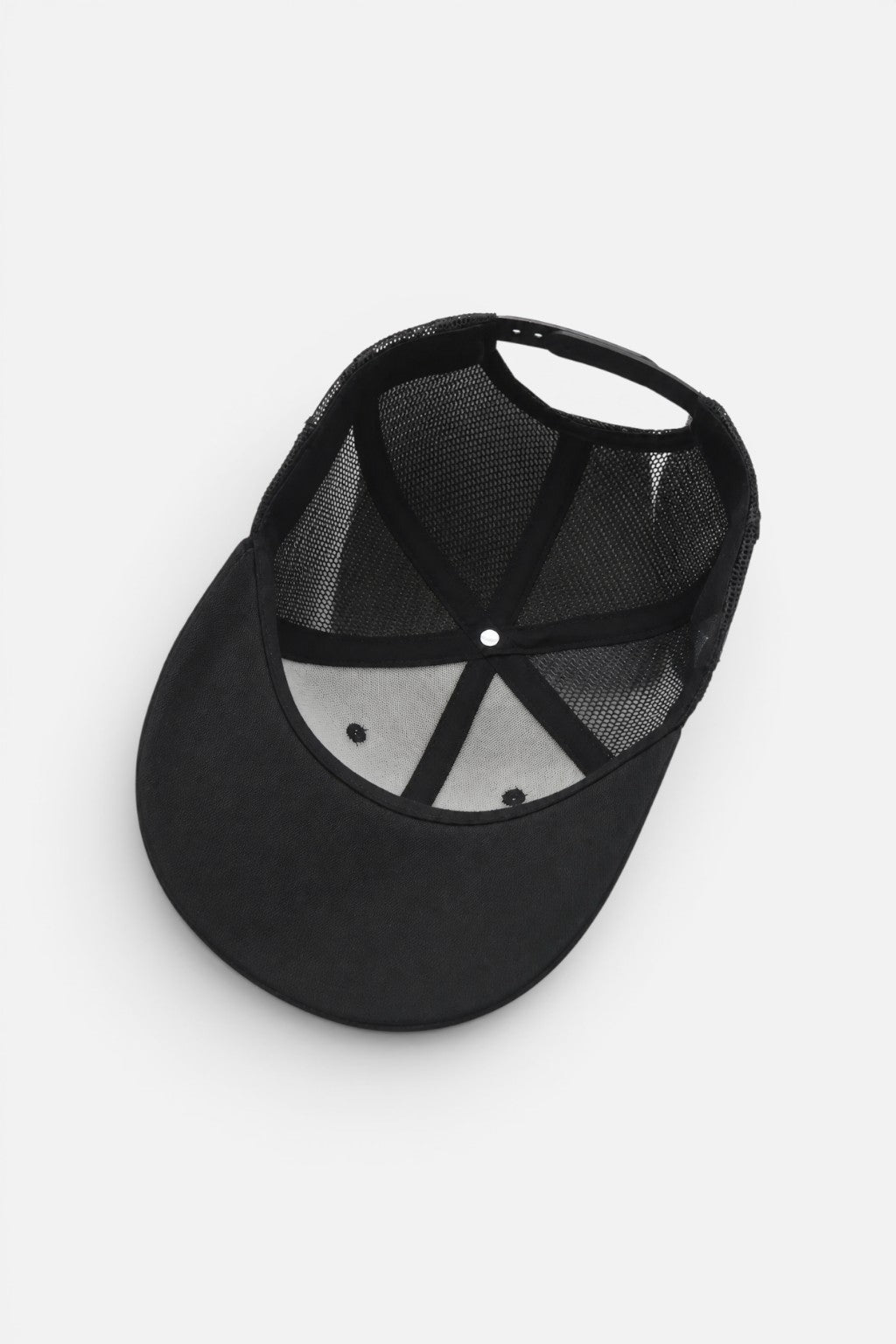 thelureclothing Blackfin Trucker Cap in Schwarz mit atmungsaktivem Mesh-Rückenteil und verstellbarem Snapback-Verschluss